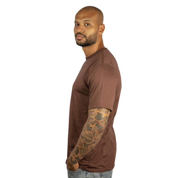 CAMISETA BASICA LISA MARROM - Image 3