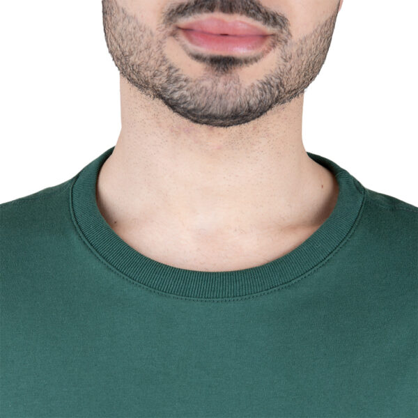 CAMISETA BASICA LISA VERDE MUSGO - Image 4