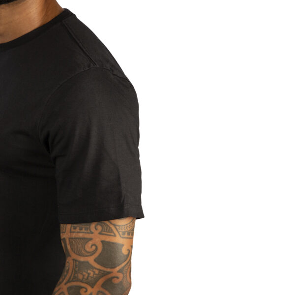CAMISETA BASICA LISA PRETA - Image 4